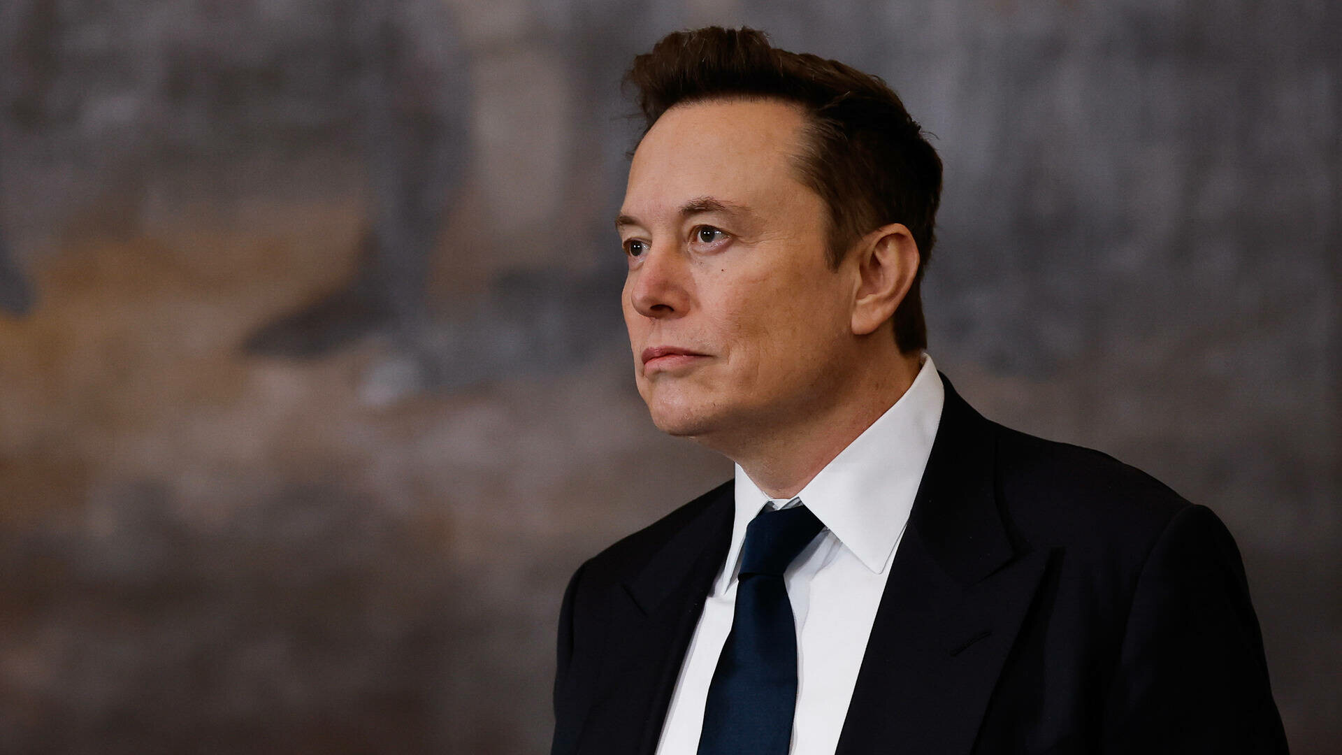 Musk acuză Ucraina de încălcarea condiţiilor de folosire ale Starlink